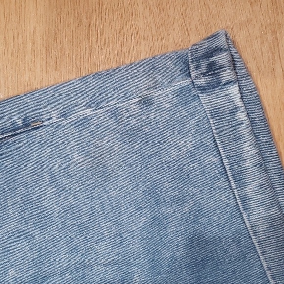 AMERICAN Eagle Pleated Mom Shorts - Picture 5 of 13